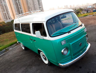 Volkswagem Kombi 2010 Verde Metálica Personalizada